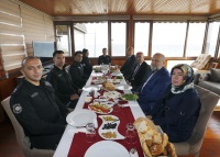 Müdürlüğümüz Şehit Yakını Personeli ve Aileleri ile Birlikte Kahvaltı Organizasyonu ve Şehit Yakını Personelimize Türk Bayrağı Verilmesi